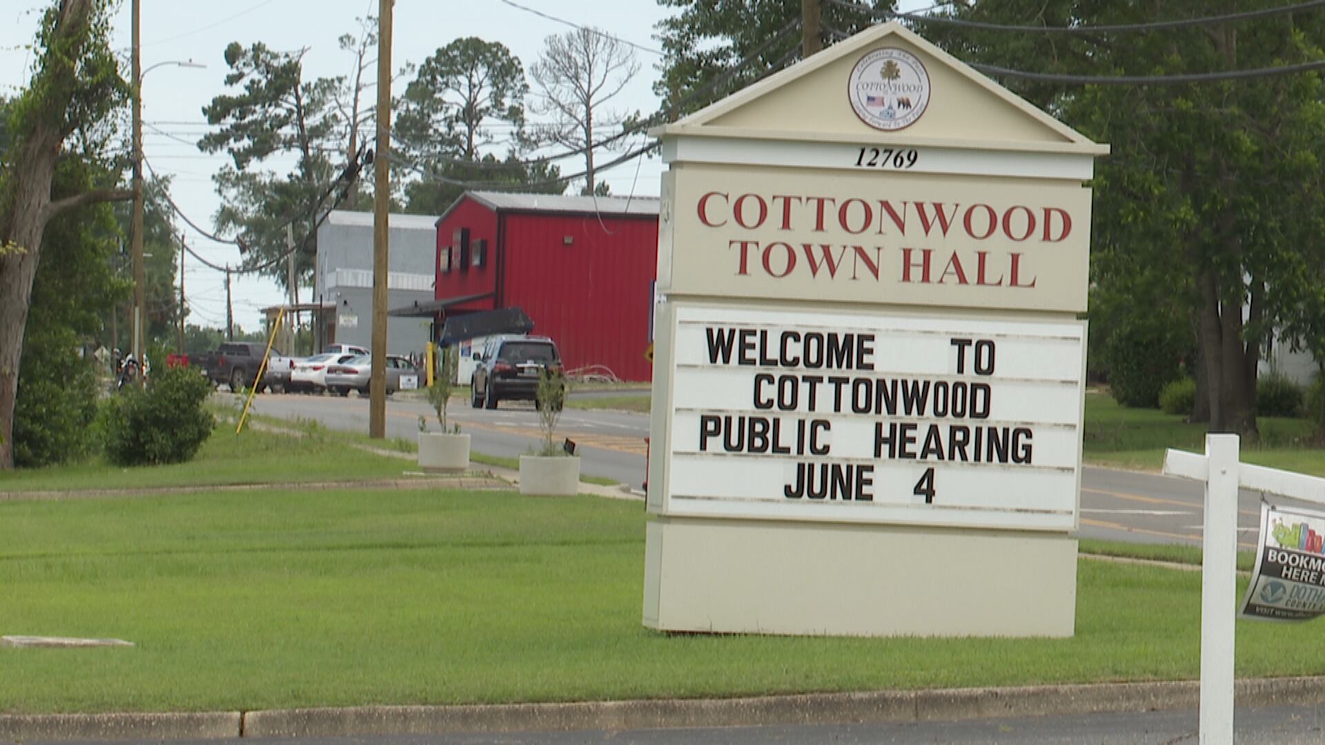 Cottonwood residents voice concerns over potential mobile home park - Vimarsana News