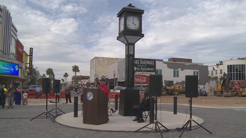 Panama City's nearly century-old clock is back in action after undergoing repairs.